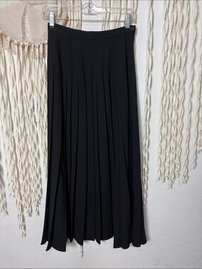 Isabella Bird Vintage Black Pleated Midi Length Black Skirt Size 4